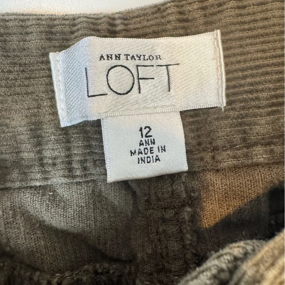 Ann Taylor Loft Original Bootcut Corduroy Pants in Olive size 12